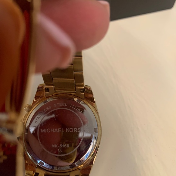 Michael Kors Gold Watch - Picture 3 of 4